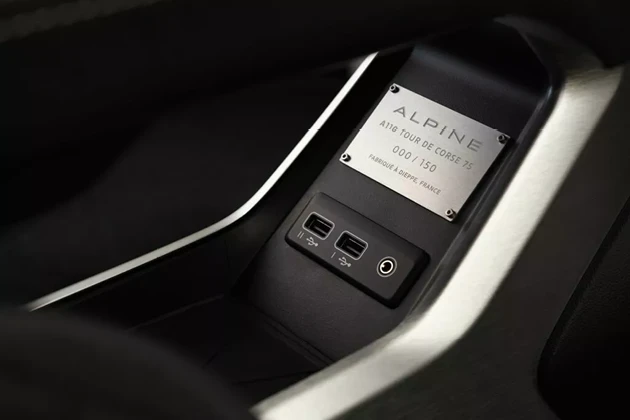 Numbered “Alpine A110 Tour de Corse 75” limited-edition plate